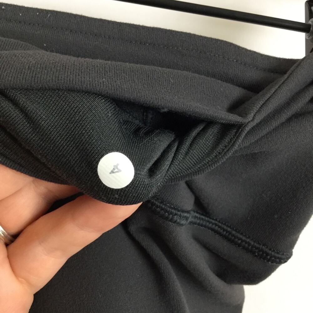 Lululemon Mesh Pant, size 4 - Picture 3 of 5